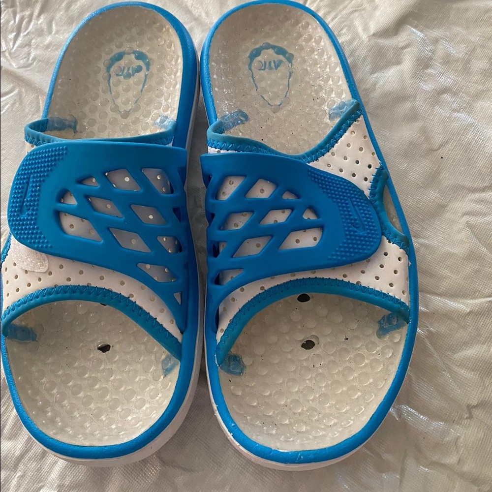 Nike unisex sandals